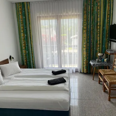 Гостевой дом Im Mitanond Schlafen - Am Keutschachersee Plaschischen